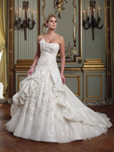 strapless-memory-taffeta-lace-ball-gown-wedding-dress-pleated-bodice